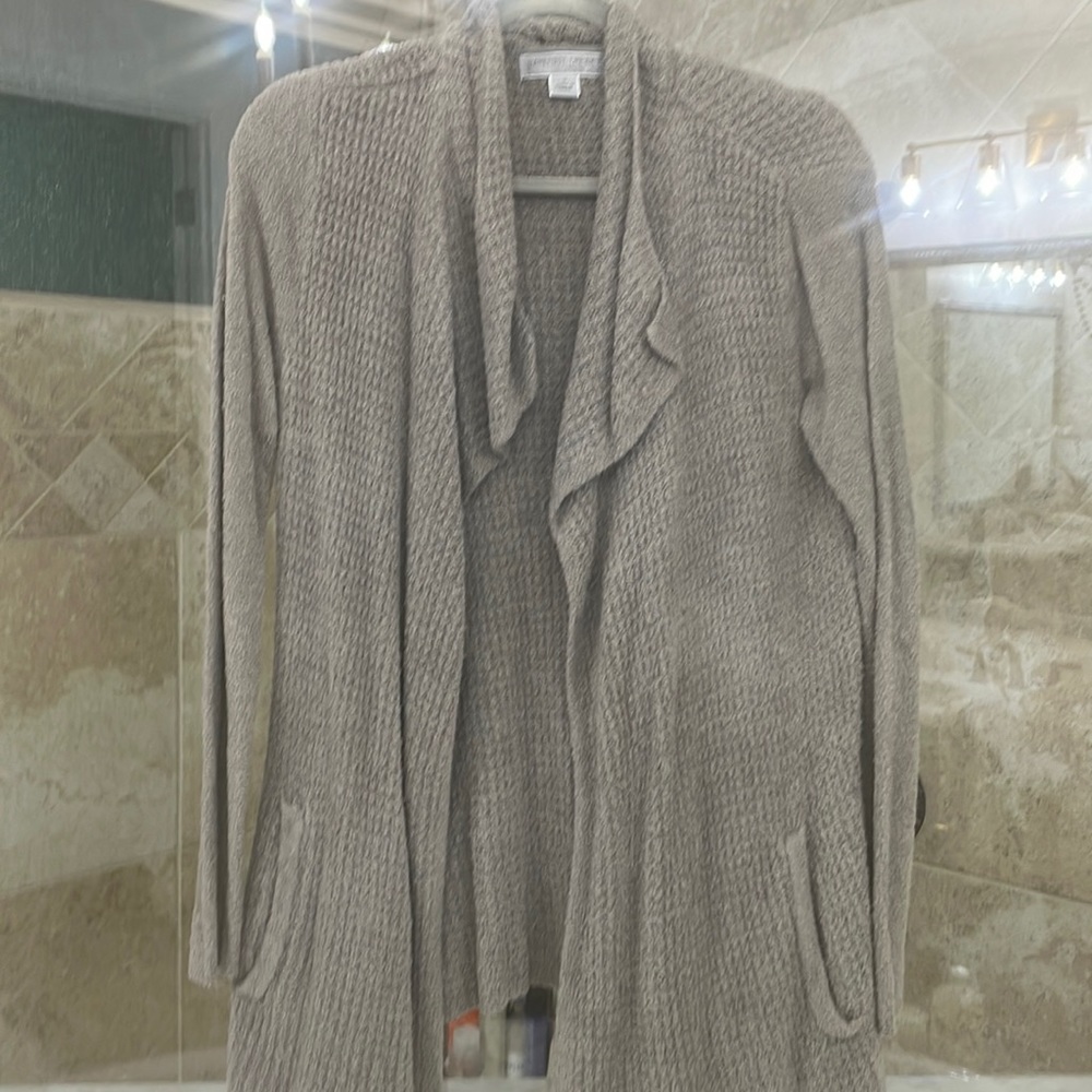 EUC- Barefoot Dreams CozyChic Lite cardigan
